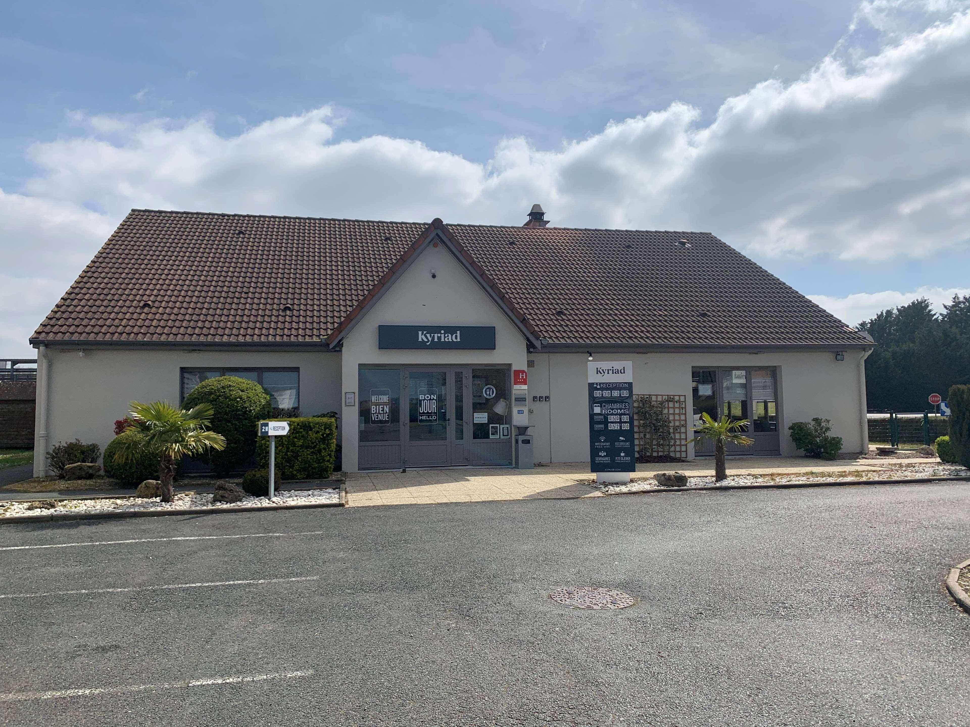 Kyriad Chateauroux - Saint-Maur Exterior photo